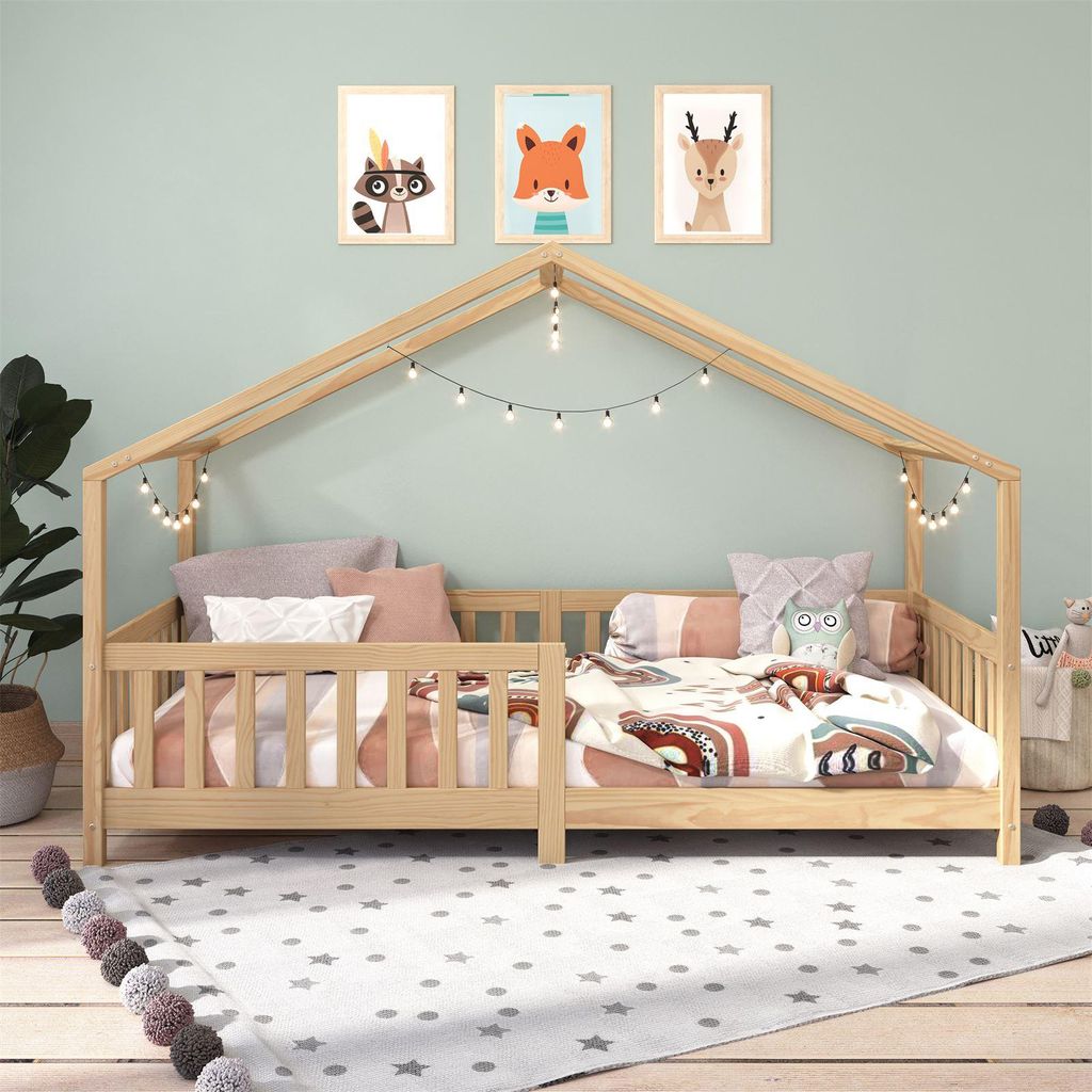 Hausbett LISAN aus massiver Kiefer in natur, schönes Produktbild 
