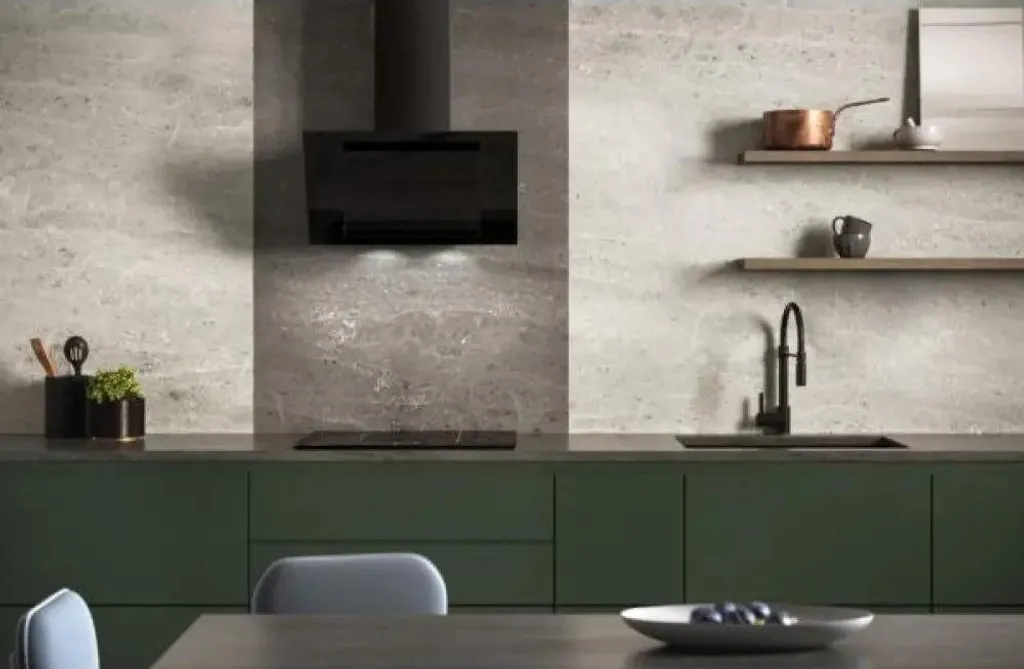 Hotte murale MAAN Vertical Eco Duo Glass Noir contre fumées et odeurs