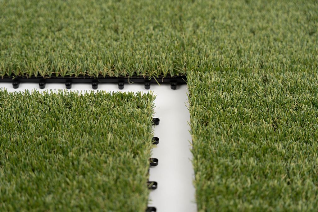 BRICOFLOR Kunstrasen-Fliesen Kunstrasen für Outdoor Modular Grass Tile Stecksystem 30 x 30 cm | 25 mm