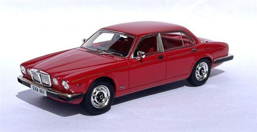 Matrix 1:43 Jaguar XJ6 SIII 4.2 Damson red 79-85