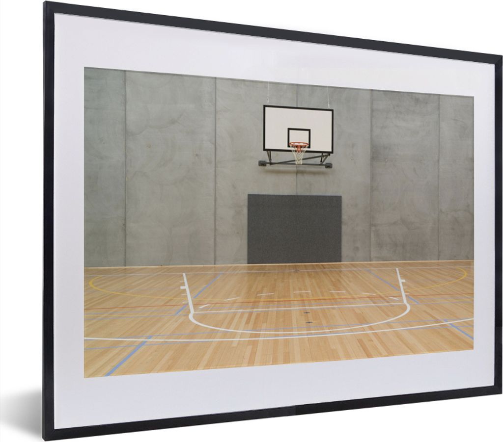 MuchoWow MuchoWow Gerahmtes Poster Ein leerer Basketballplatz in einer Halle 40x30 cm - Poster mit zchwarzem Bilderrahmen - Bilderrahmen - Post...