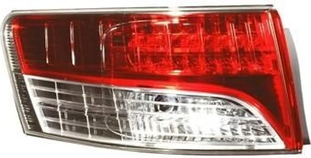 Feu arrière extérieur gauche pour Toyota Avensis ZRT27 : Réparation carrosserie