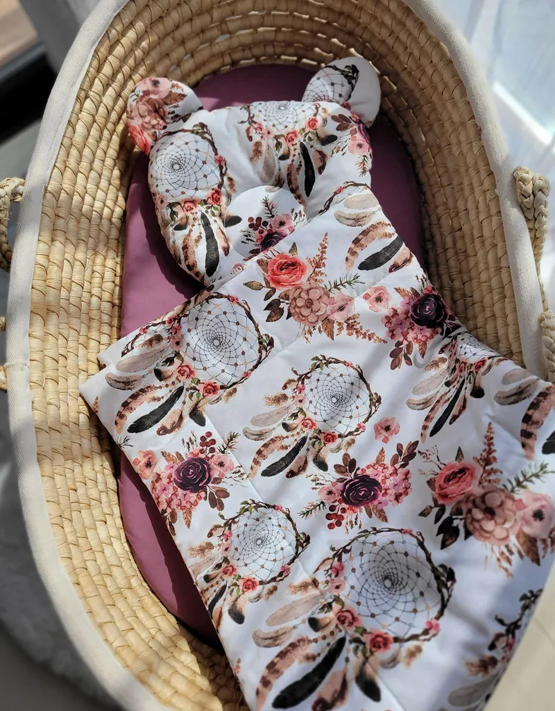 Couverture rembourrée Nalle et son coussin à mémoire de forme pour bébé