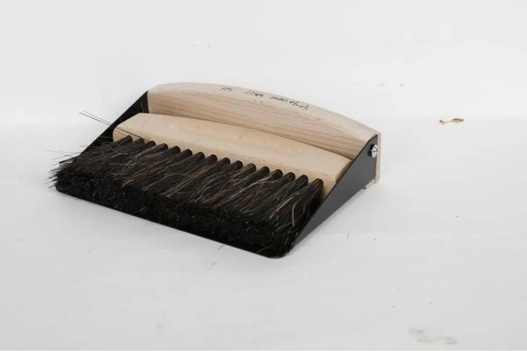 Lot de 8 mini balais à main et balayettes en métal bois et crin de cheval