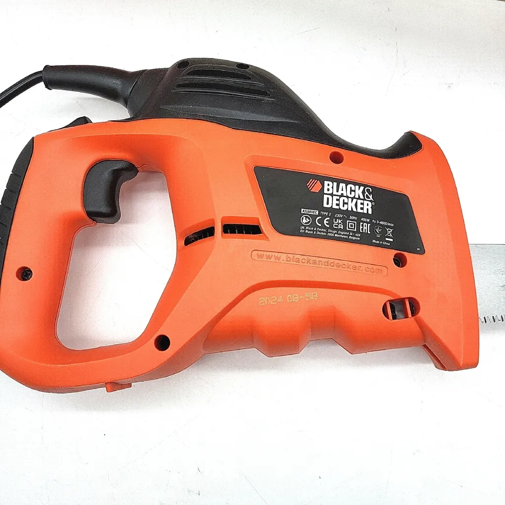 Scie sauteuse et égoïne 400W à variateur électronique Black & Decker - 10