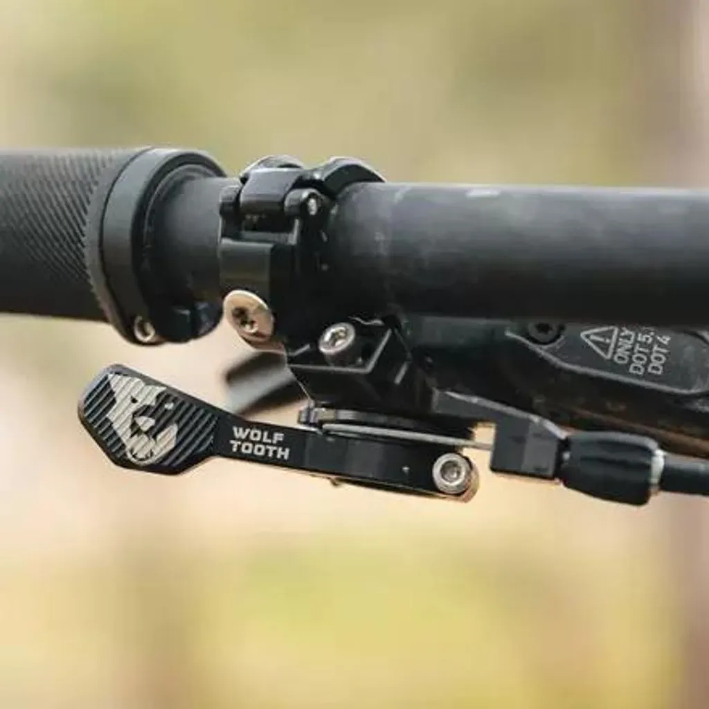 Commande de Vitesse Wolf Tooth Pro Clamp Argentée en Aluminium Usiné
