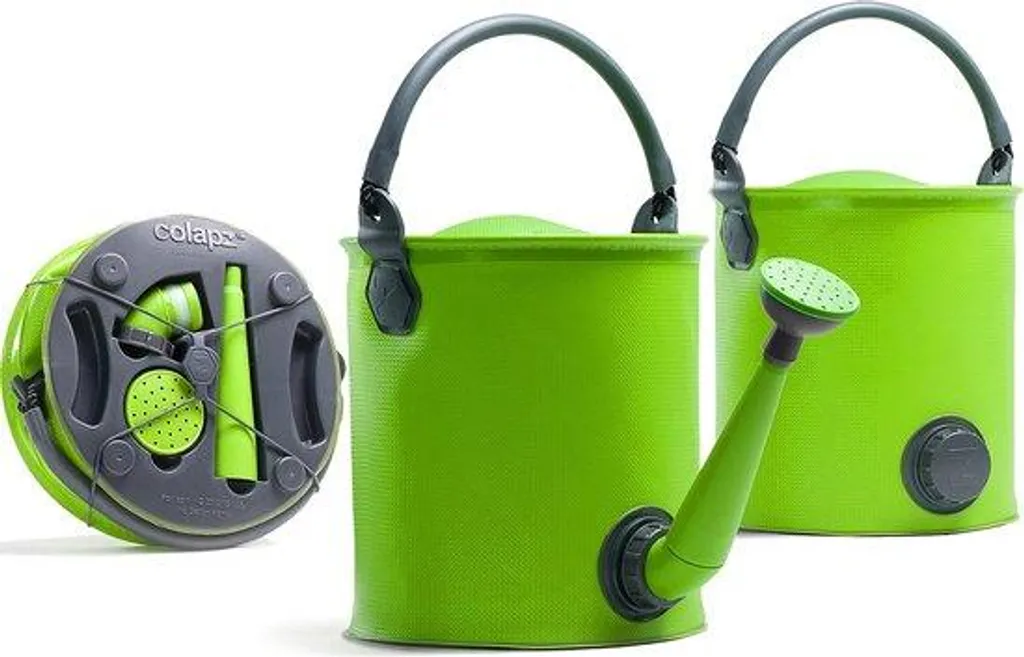 Arrosoir rétractable de 5 litres en silicone bleu pour fourgon aménagé