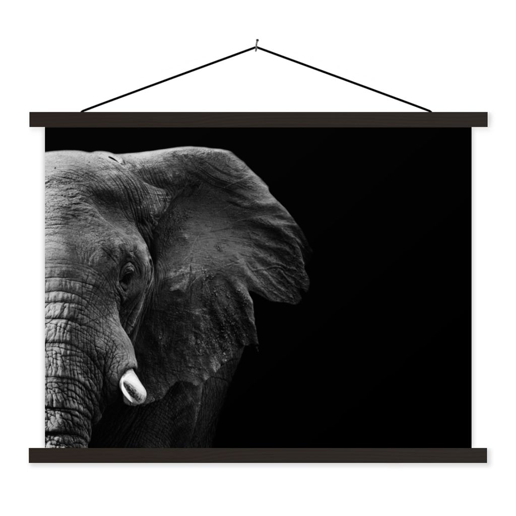 MuchoWow Textilposter Tiere - Elefant - Wild - Schwarz - Weiß 150x113 cm mit holzfarbenen Rahmen - Poster