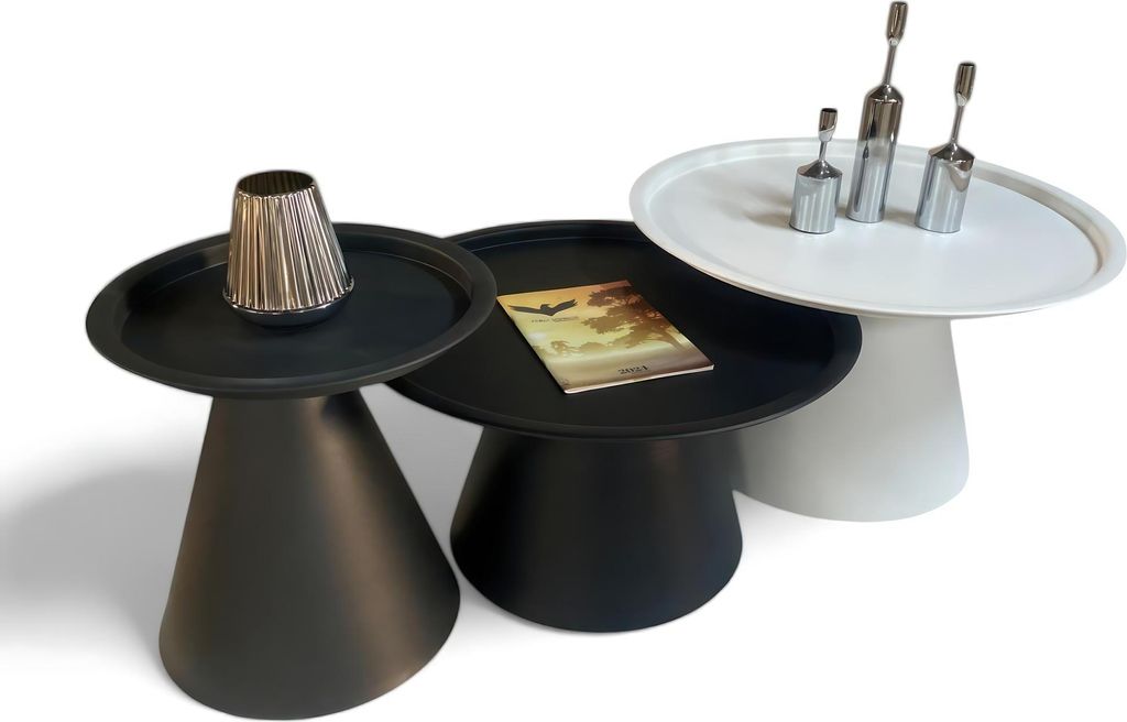 Kontrastreiches Trio Runde Metalltische mit matter Pulverbeschichtung