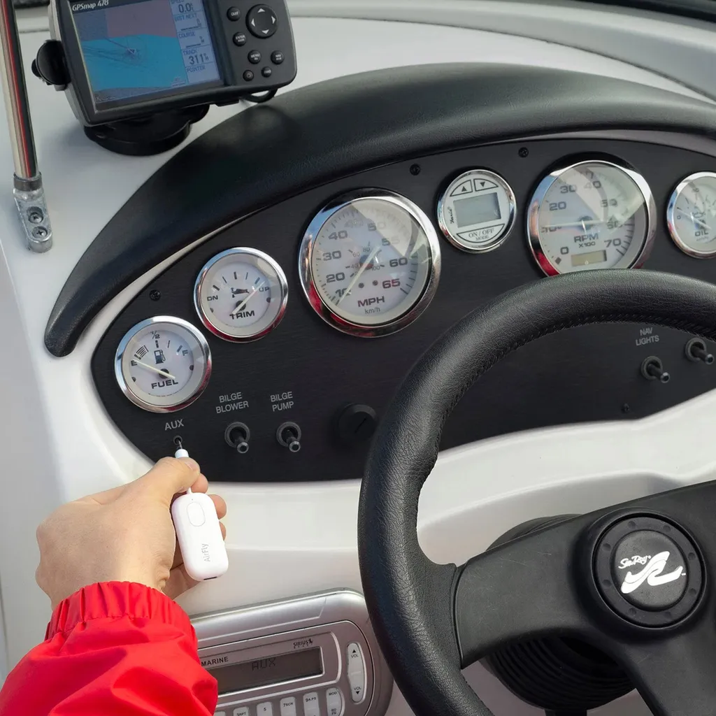 Twelve South AirFly Pro Bianco: L'Accessorio Bluetooth Indispensabile - 8