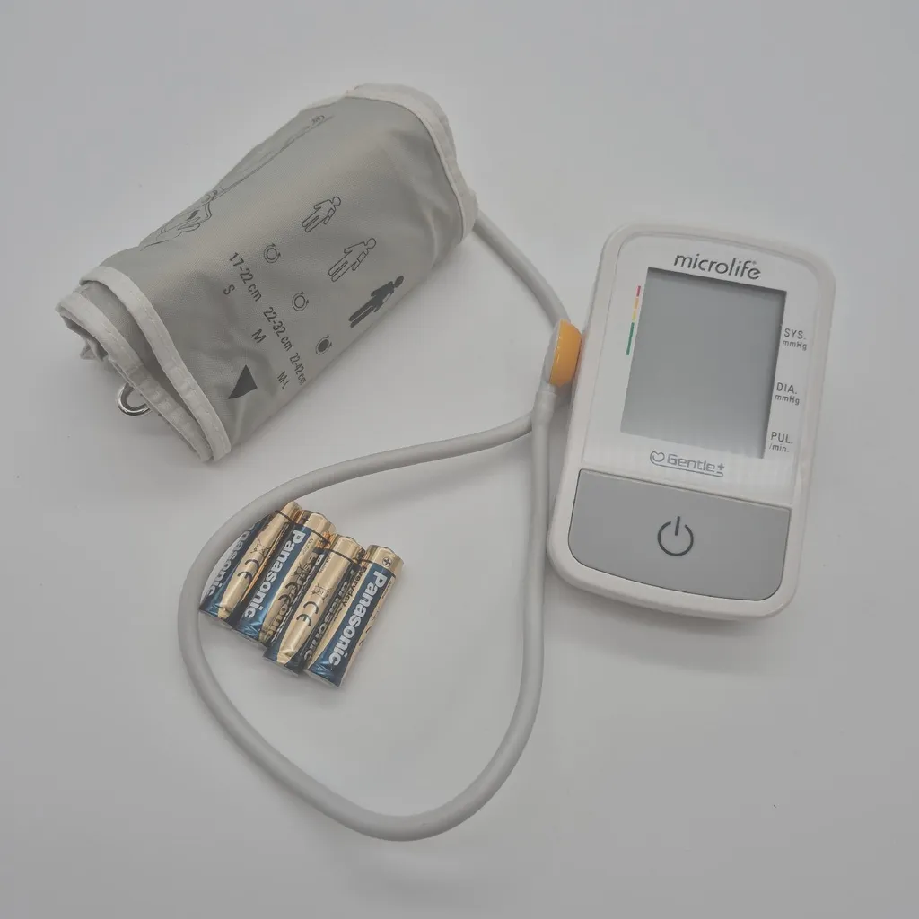 Tensiomètre électronique Microlife BP A2 Easy suivi hypertension