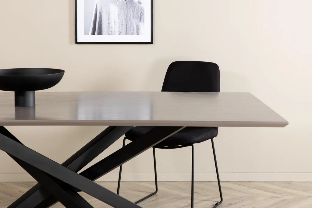 Table de repas 90x180cm grise Pippi idéale pour vos réceptions