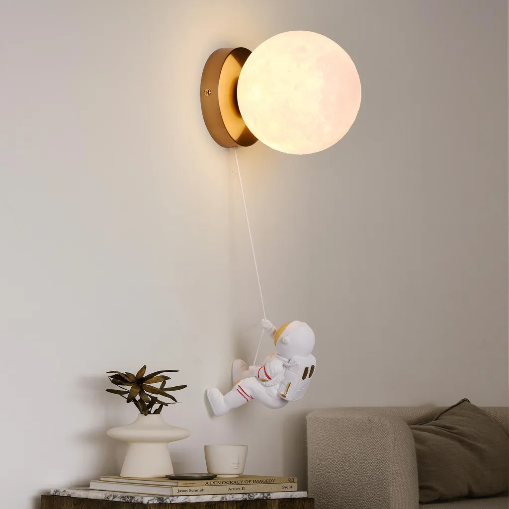 Applique enfant lune 3D au réalisme saisissant, socle en laiton chic G9