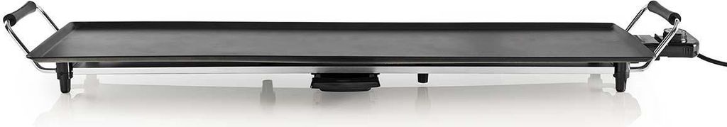 A product shot of a teppanyaki grill on a white background.