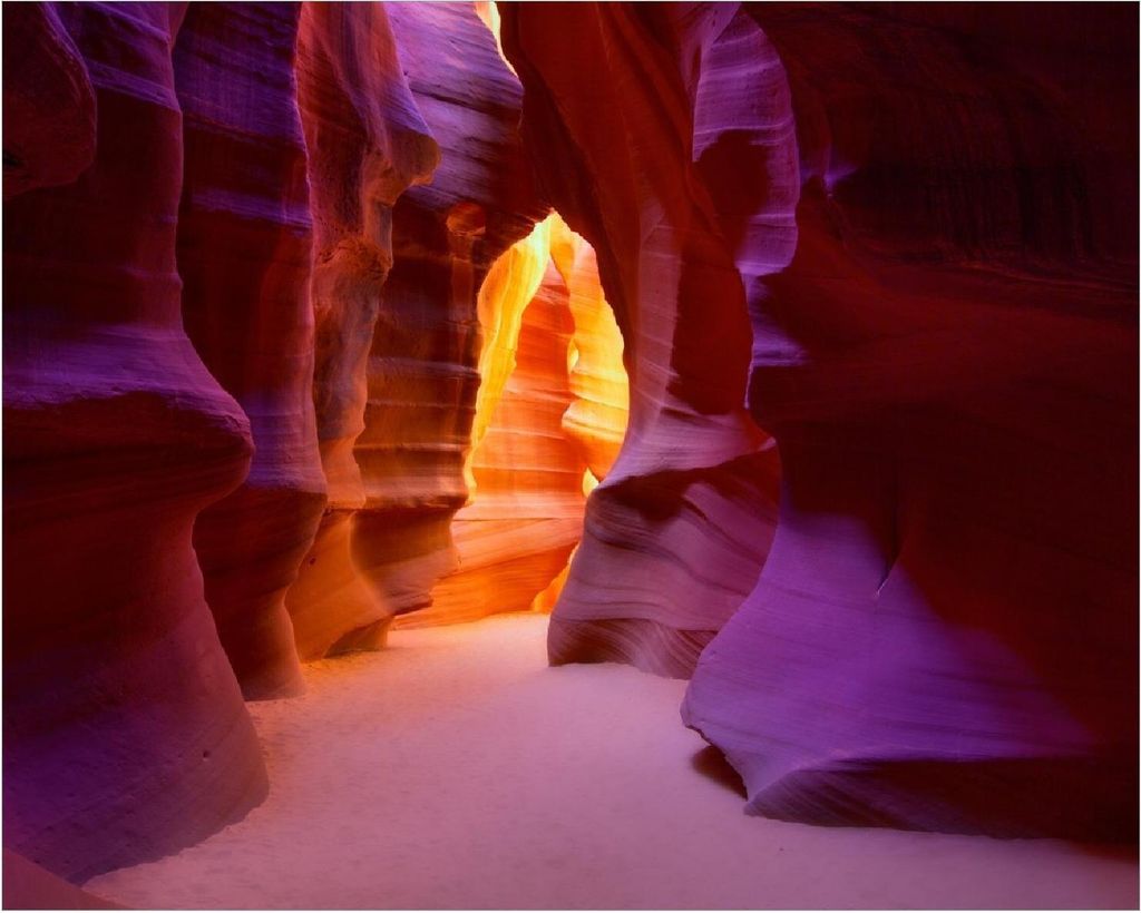 Wallario Poster - Felsschlucht in Arizona USA - orange und Produktbild 