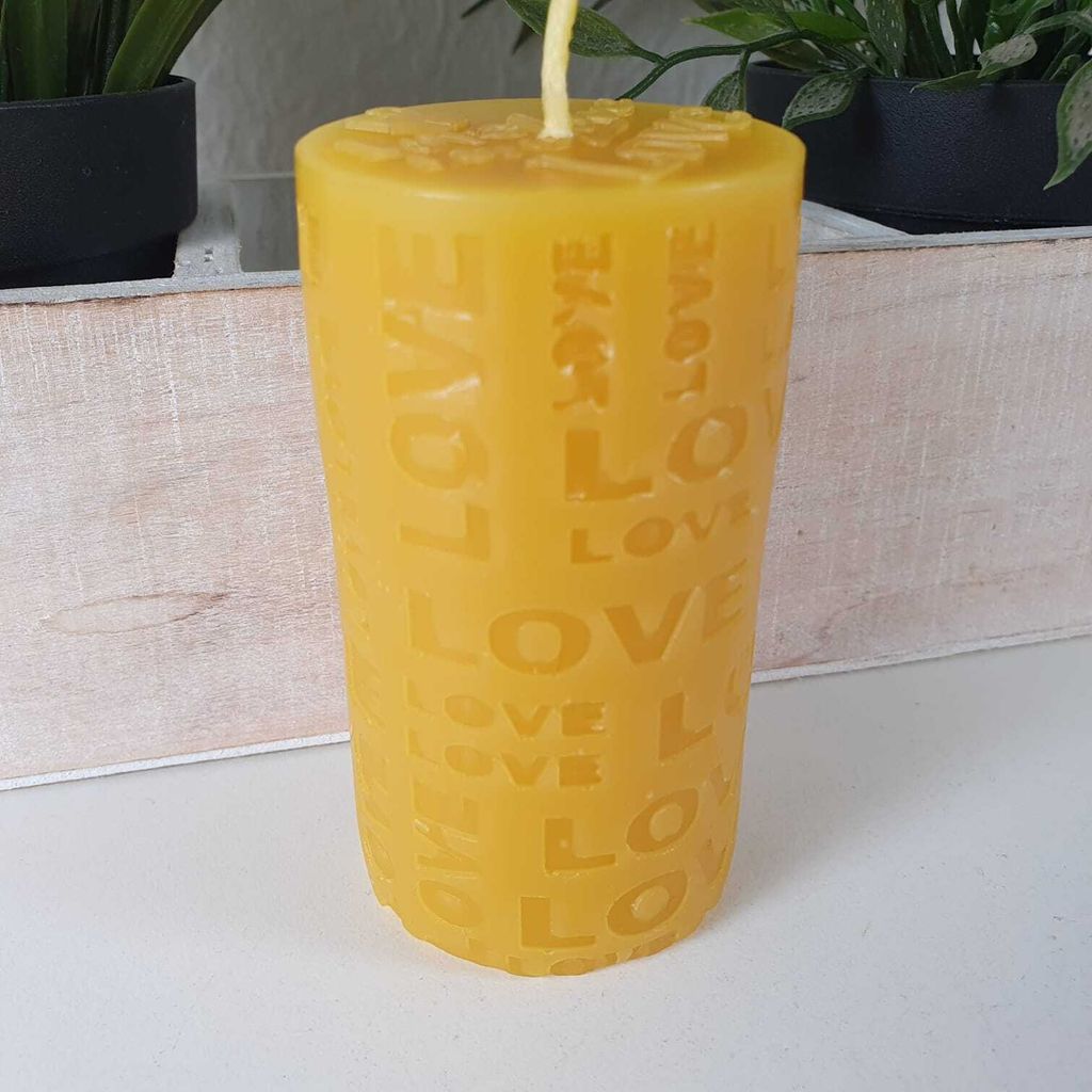 Bienenwachskerze Stumpenkerze Love 9 cm