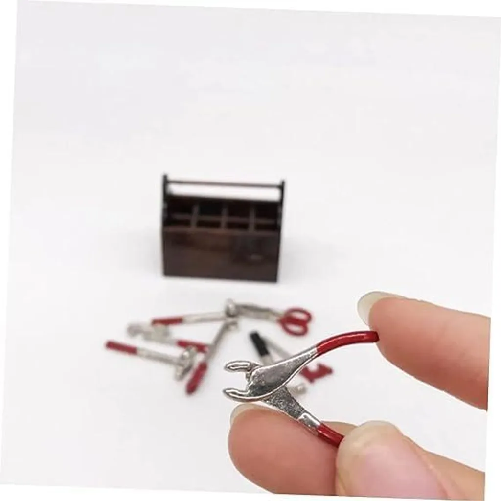 Accessoire maison de poupée : Boîte à outils miniature modèle simulation
