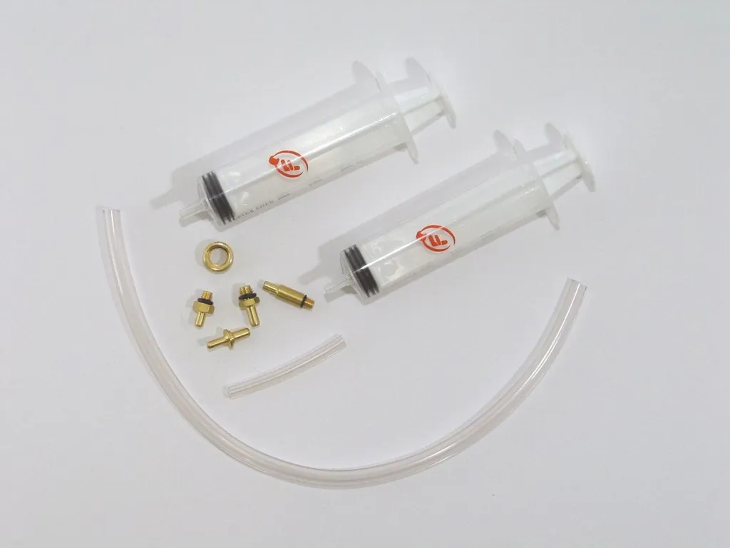Kit de purge Formula DOT 4 pour freins Oro RX Mega TheOne R1 et T1