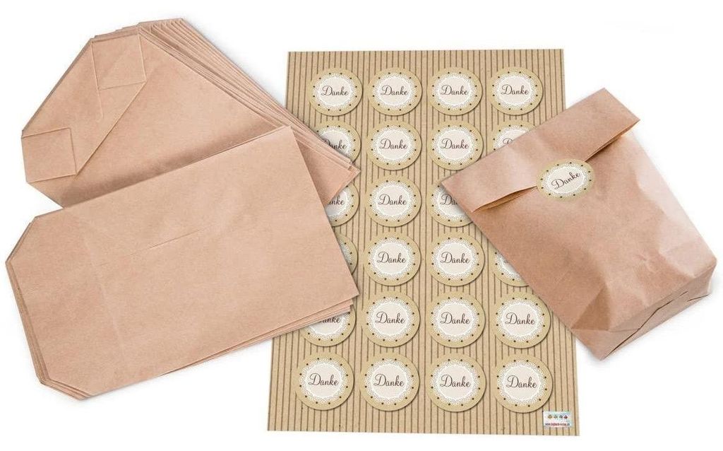 Geschenktüten Set: 24 braune Kraftpapier-Tüten Papiertüten 14 x 22 x 5,6 cm + 24 Stück Aufkleber Sticker 4 cm grau rot Herz SCHÖN DASS DU DA B...