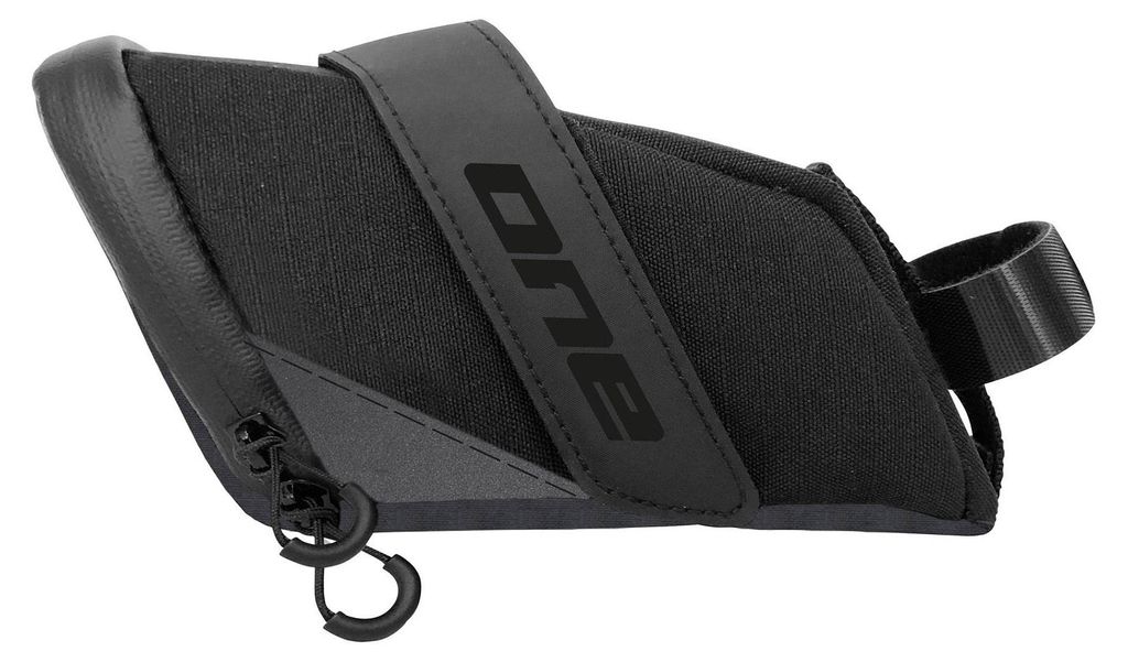 Eine Satteltasche 50 l (700 ml) schwarz