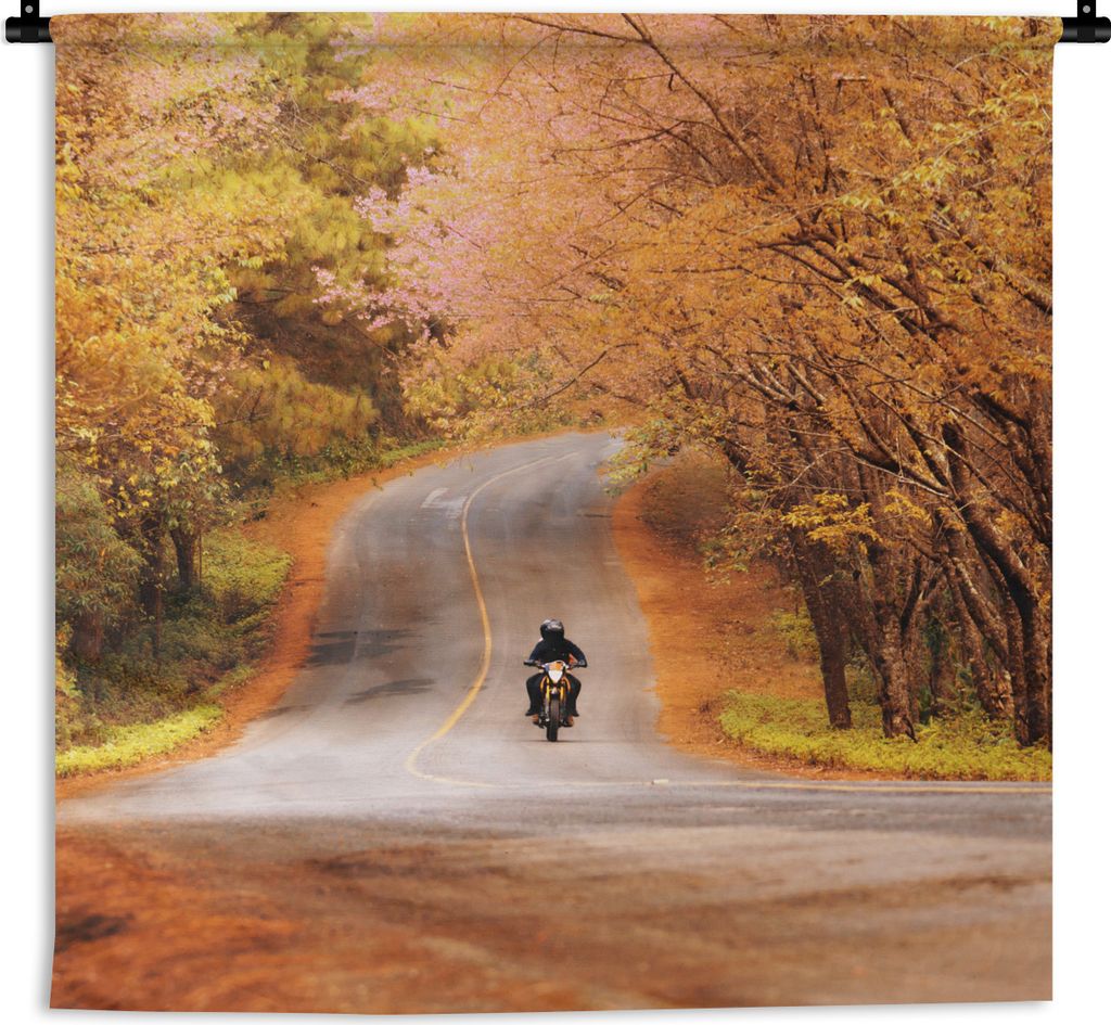 MuchoWow Wandteppich Wandbehang Motorrad zwischen Herbstbäumen 90x90 cm Tapisserie Dekoration Wandtuch - Wandaufhänger
