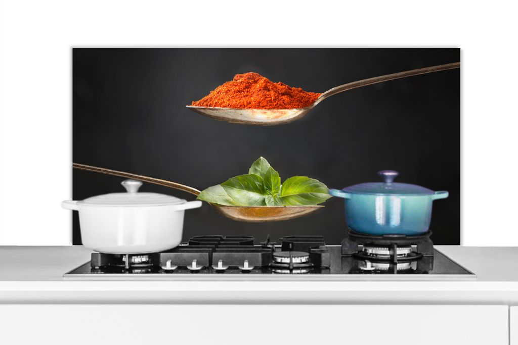 KitchenYeah Spritzschutz Küche - Küchenrückwand - Wandschutz für Herd und Spüle - Kräuter - Löffel - Gewürze - Schwarz - Italienisch 100...