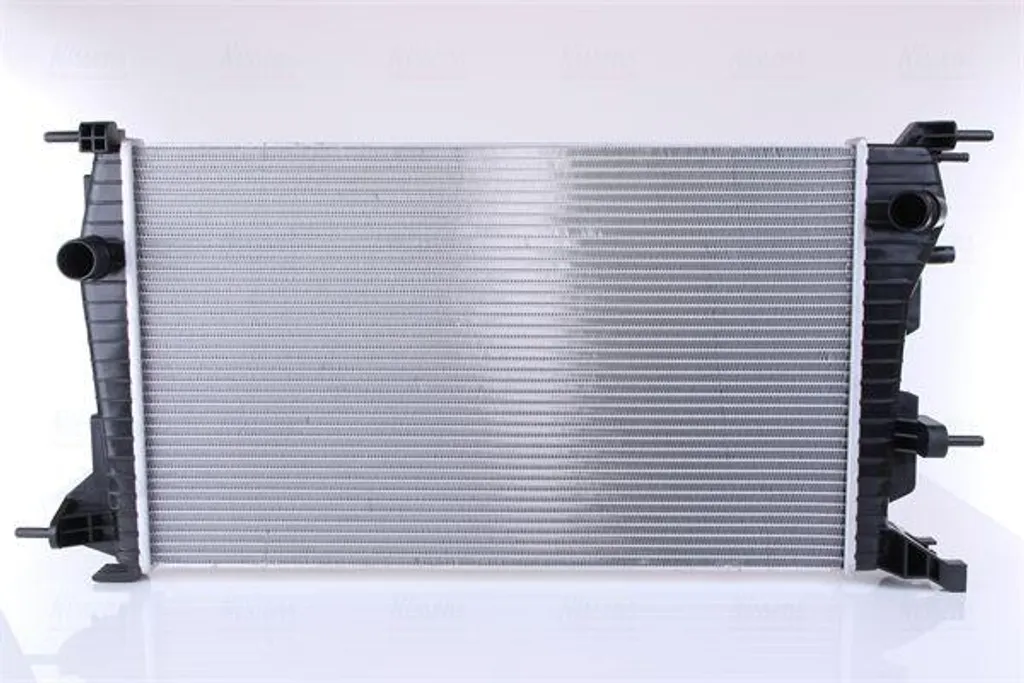Évitez la surchauffe avec le radiateur NISSENS 637616 pour Fluence 2010+