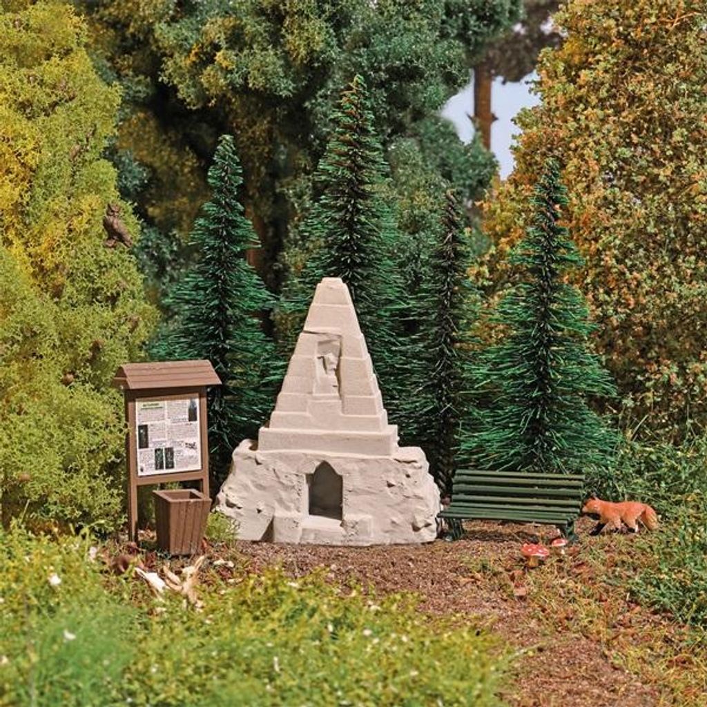 Busch 1861 - 1/87 / Obelisk im Wald - Neu