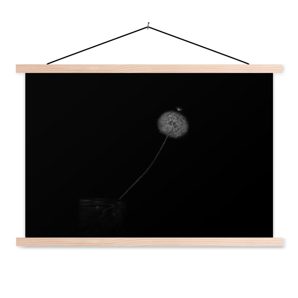 MuchoWow Textilposter Blumen - Löwenzahn - Samen - Schwarz - Weiß 120x80 cm mit holzfarbenen Rahmen - Aufhängeset