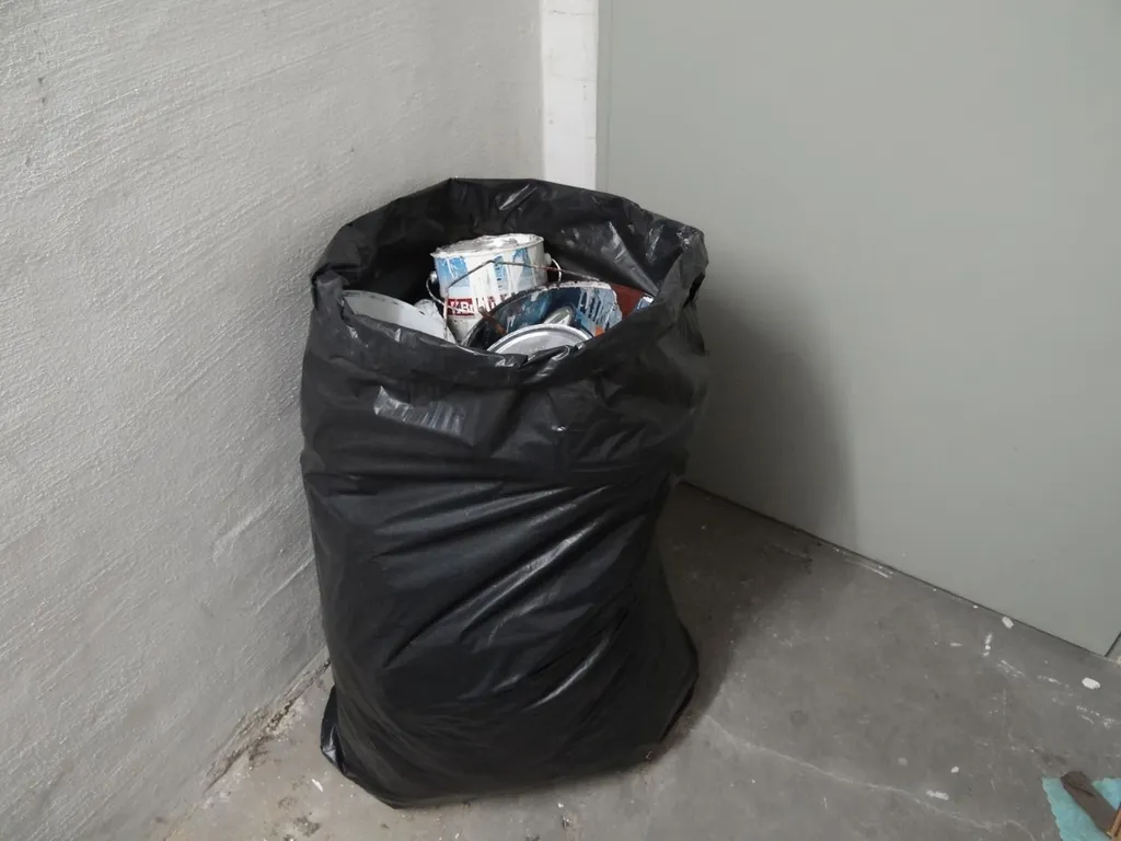 Sac poubelle extra fort 240l noir 100x125cm en lot de 10 rouleaux de 10 - 8
