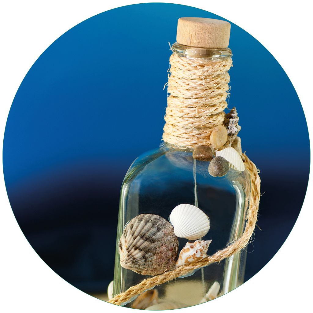 Wallario Premium Glasbild, freischwebende Optik, kräftige Farben, rund 50cm Durchmesser, Motiv Flaschenpost vom Meer