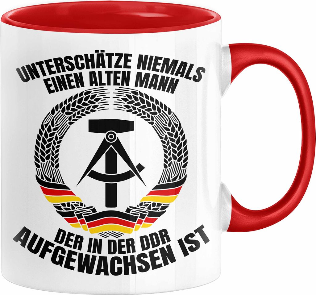DDR Mann Tasse Geschenk Unterschätze Niemals Einen Alten Mann Der In Der DDR AufgewachsenIst Kaffee-Becher (Rot)