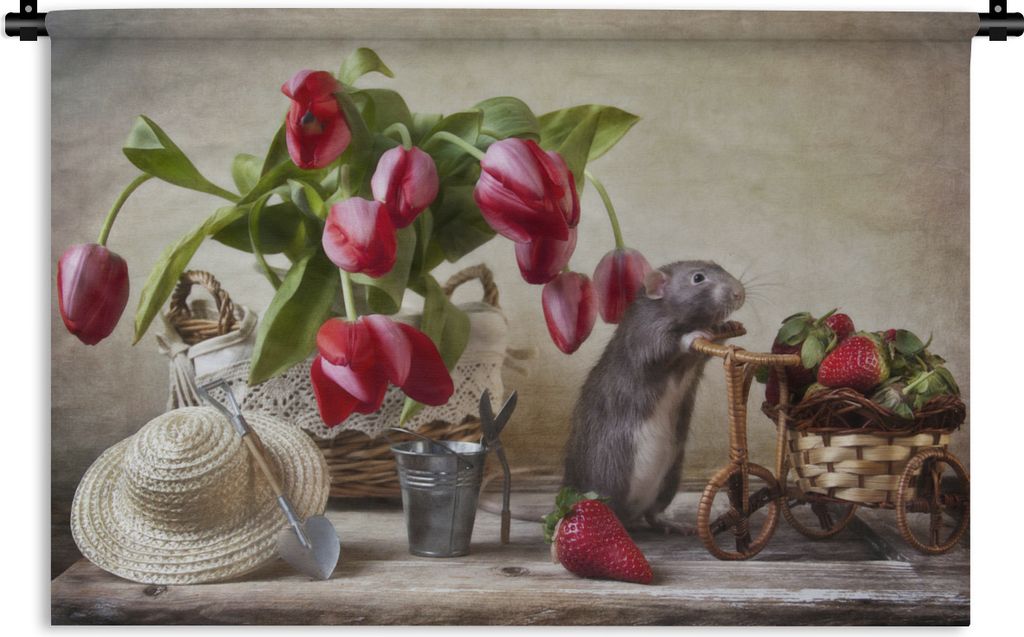 MuchoWow Wandteppich Wandbehang Stillleben einer Maus zwischen Tulpen 90x60 cm Tapisserie Dekoration Wandtuch - Wandskulpturen - Bildteppich