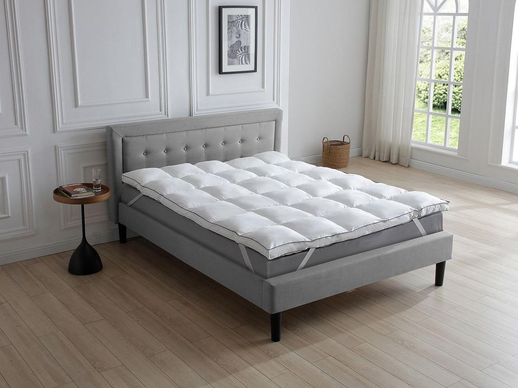 Anti-Milben-Matratzenauflage für 2 Personen - 160 x 200 cm - Satinbezug 120 Fäden/cm2 - Füllung 1000 g/m2 - Weiß mit blauem Rand - Marke PRESTI...