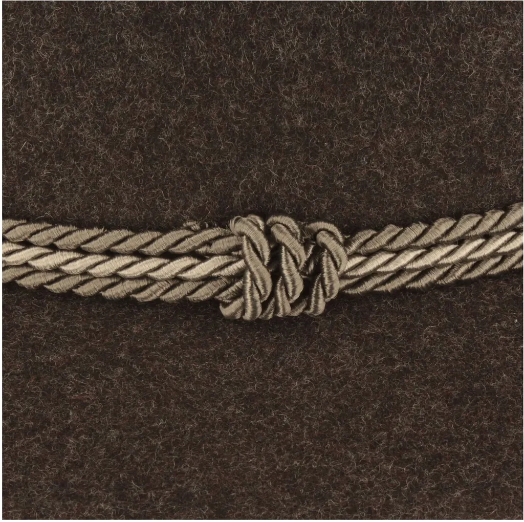 Chapeau de voyage pour randonnée et extérieur en style gris traditionnel