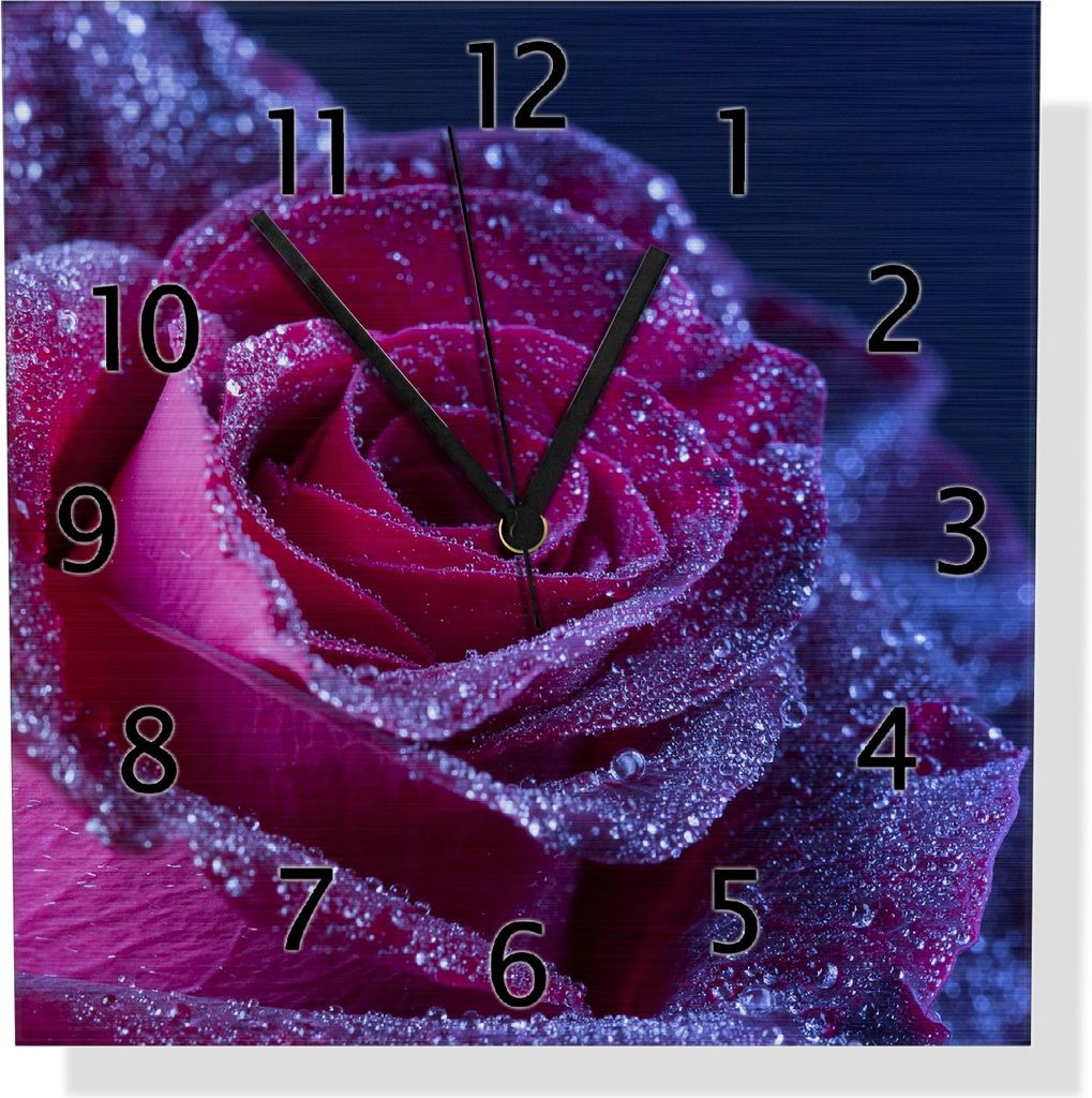 Wallario Design Wanduhr Rote Rosenblüte im Regen aus Aluverbund, Größe 30 x 30 cm
