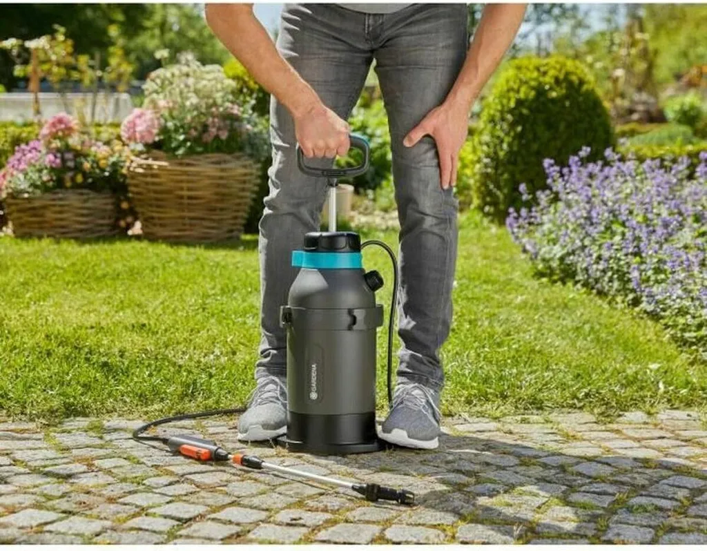 Gardena EasyPump 5 L : Pulvérisateur autonome à pression constante jardin