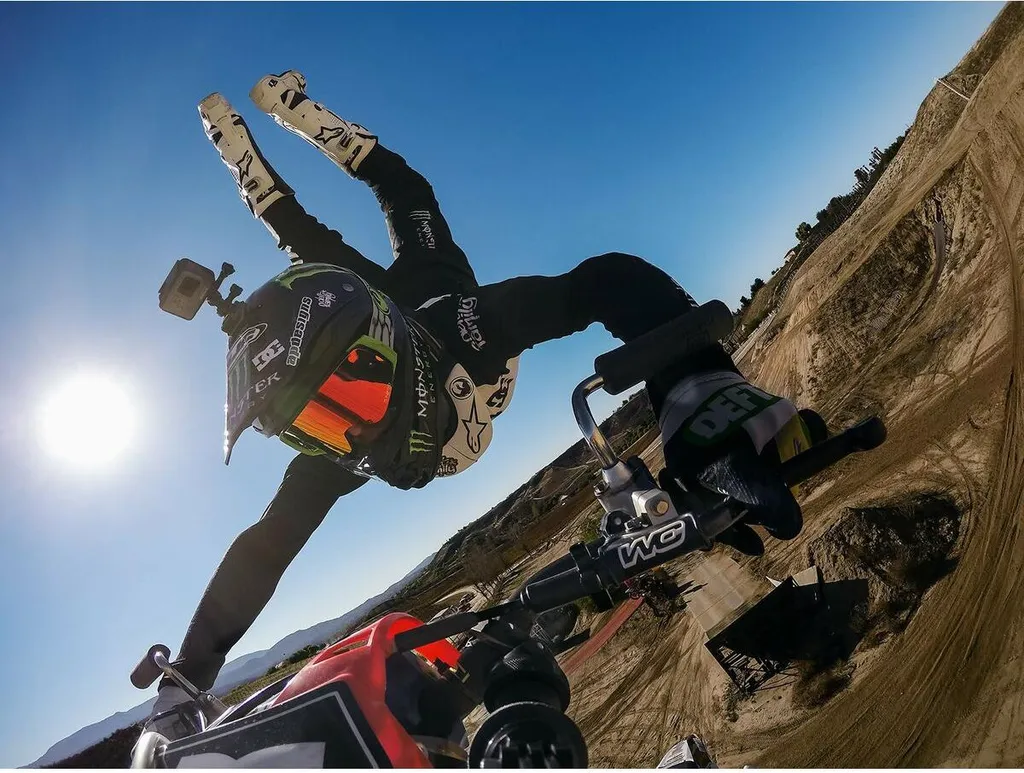 Fixez votre camescope GoPro GRABBAG partout pour filmer vos exploits