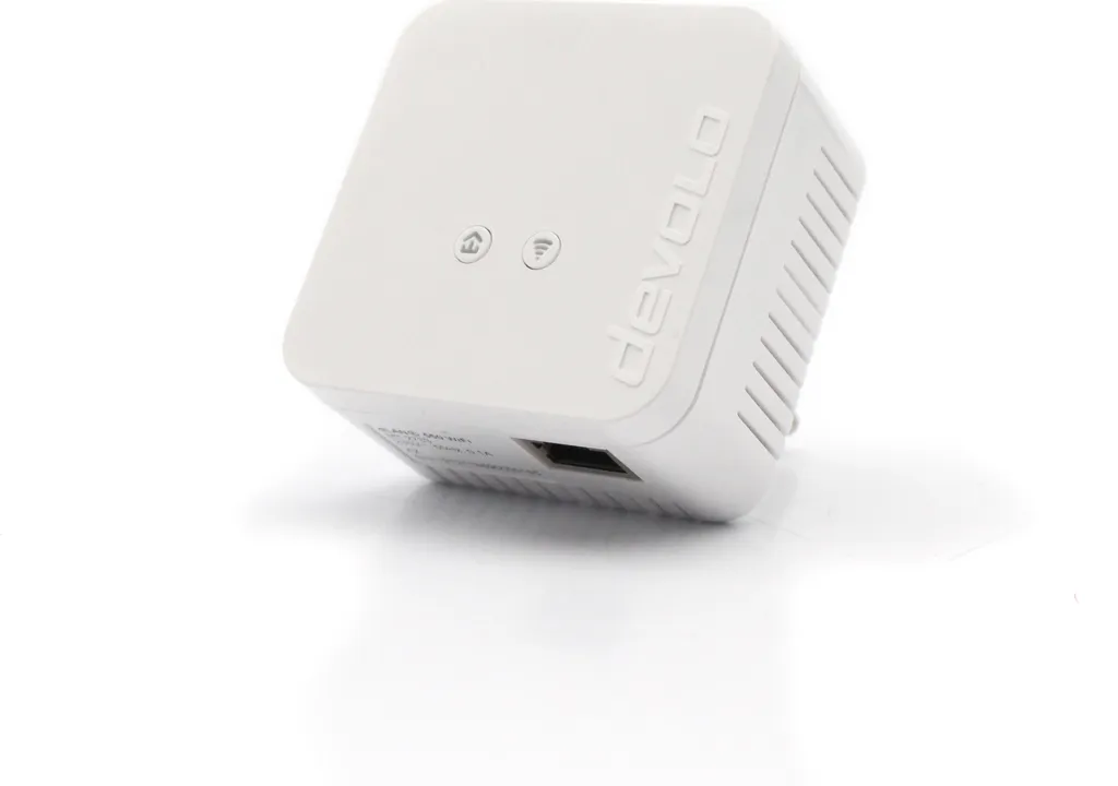 Adaptateur CPL WiFi devolo dLAN 550 avec prise murale et port Ethernet