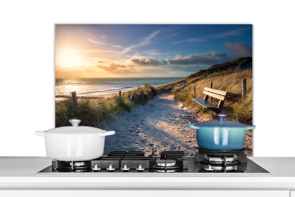 KitchenYeah Spritzschutz Küche - Küchenrückwand - Wandschutz für Herd und Spüle - Sonnenuntergang - Strand - Düne - Gras - Bank 90x60 - Alu...