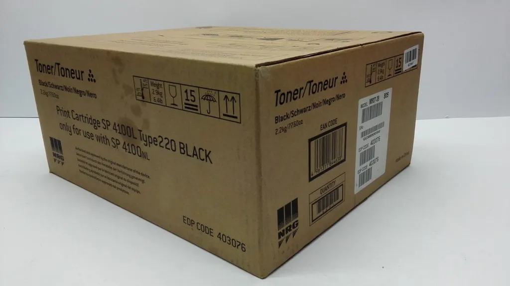 Toner noir Type 220 403076 : finissez-en avec les textes flous sur SP 4100NL