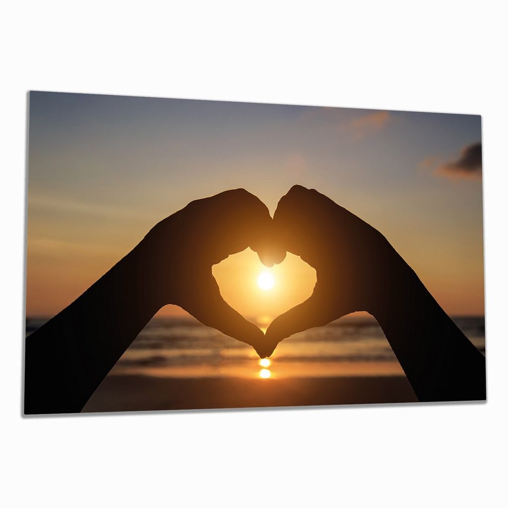 Wallario Herdabdeckplatte aus Glas, Größe 90 x 52 cm 1-teilig, Motiv Liebe im Herzen der Sonne - Strand und Meer