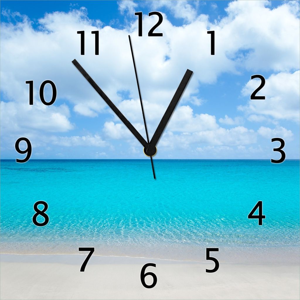Wallario Design Wanduhr Sandstrand und blaues Meer aus Echtglas, Größe 30 x 30 cm