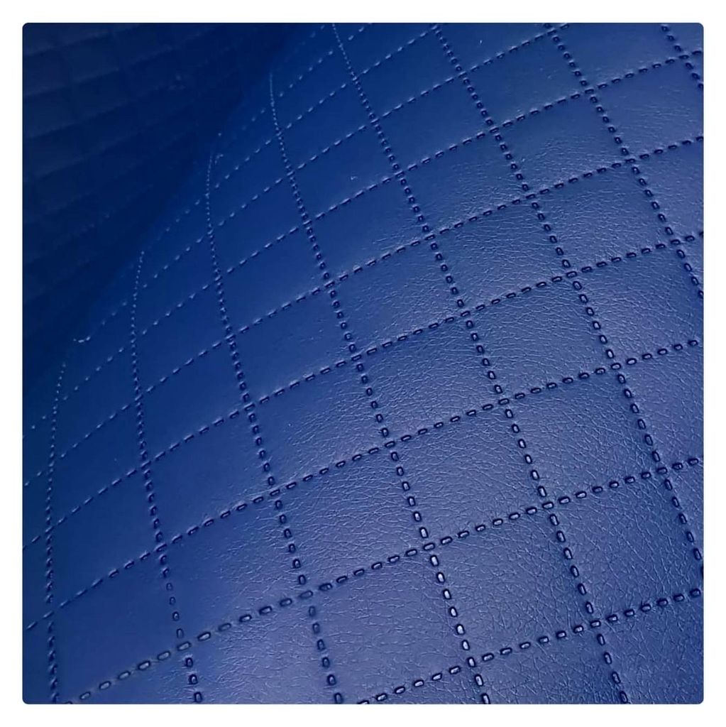 Kunstleder Meterware Dunkelblau Wasserdichte Polsterung (1 Stk - Breite: 140 cm x Länge: 100 cm) für Möbel, Schuhe, Handtaschen, Steppung 3x3 cm