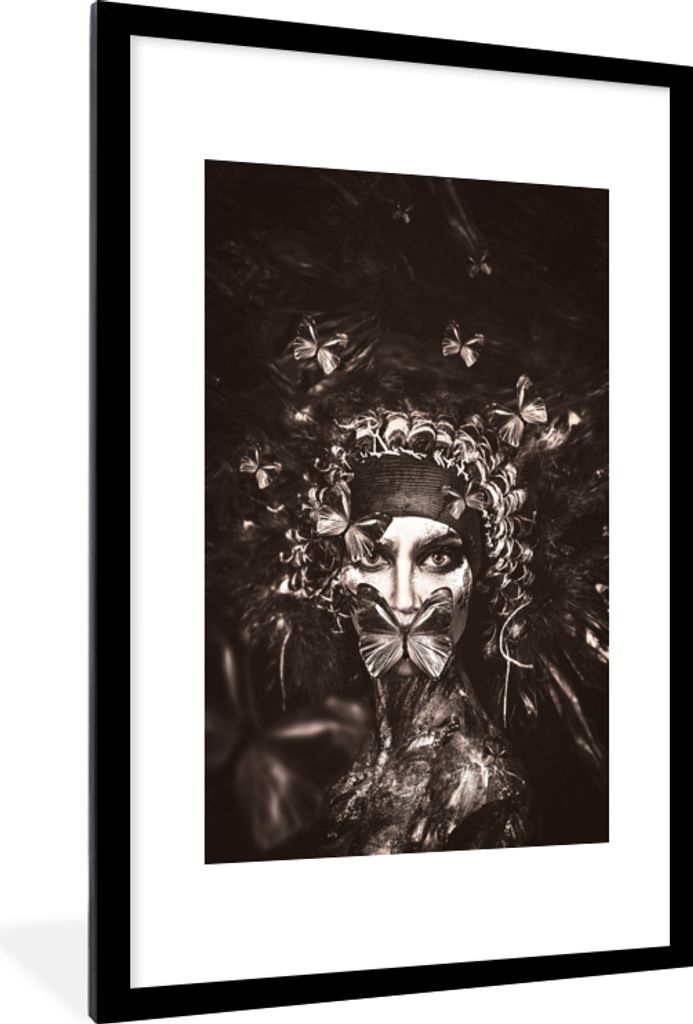 MuchoWow Gerahmtes Poster Frau - Farbe - Schwarz - Weiß 60x90 cm - Poster mit Schwarzem Bilderrahmen Wandposter Rahmen Foto Bilder - Dekoration ...