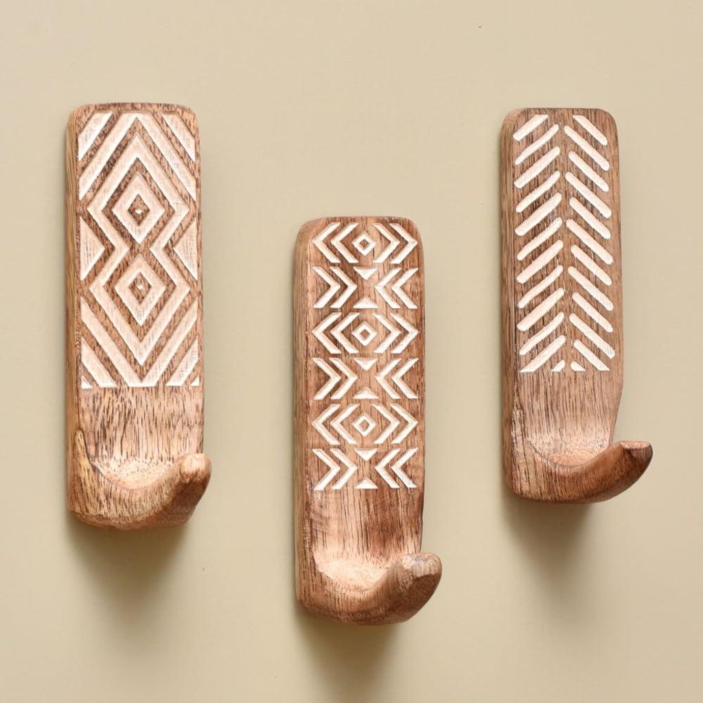 Indian Shelf Boho-Wandhaken aus Holz, 3 Stück, Braun, 10 cm hoch, 3 cm breit, 3 cm ausladend, 4,5 kg Tragfähigkeit, selbstklebend, Boho-Design