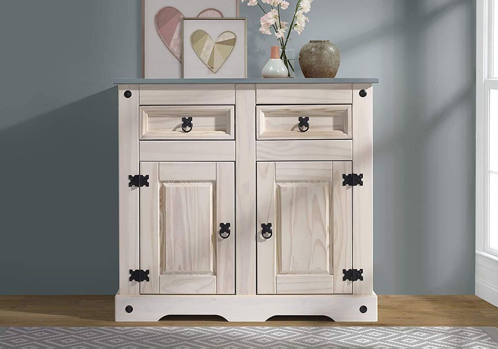 Kommode Merida, Pinienholz massiv, Sideboard mit 2 Türen & 2 Schubladen, weiß lasiert, Schwarze Metallgriffe, graue Deckplatte, Mexiko-Möbel