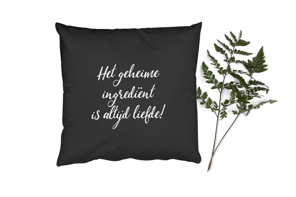 MuchoWow Zierkissen Sofakissen Wohnzimmer Dekokissen 45x45 cm Zitate - Kochen - Die geheime Zutat ist immer die Liebe! - Sprüche - Liebe - Schla...