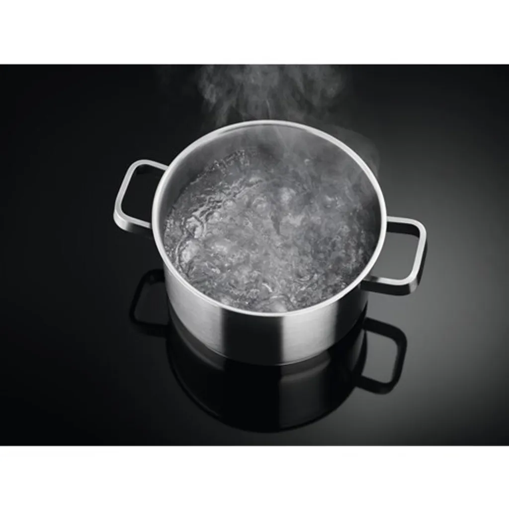 Plaque de cuisson induction 3 feux Electrolux 60cm - Noir EIT61443B-NEW
