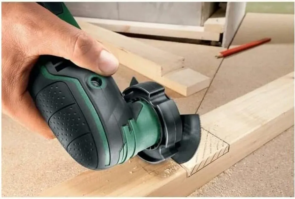 Solution de coupe précise : Outil multifonctions BOSCH PMF 2000 Set